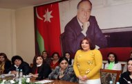 Qadınlar Şurası fəalları təbrik edib       