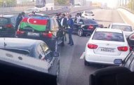 Azərbaycanlıların toy karvanı Moskvada yolu bağladı  VİDEO