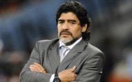 Maradona FİFA prezidentliyinə namizəd oldu