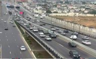 Bakıda yol-nəqliyyat hadisəsi tıxac yaratdı  (FOTO)