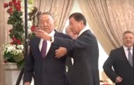 Nazarbayev milyarderi pərt etdi   – VİDEO