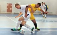Azərbaycanlı futbolçu oyun zamanı hakimi vurub