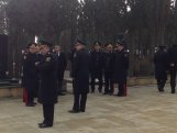 Həlak olmuş polislərin dəfn mərasimi keçirilir   - FOTO