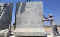 Türkiyə terror hücumlarından qorunmaq üçün beton divar çəkir