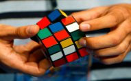 Rubik kubunu 0,8 saniyəyə yığdılar   - VİDEO