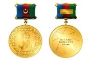 Lütfi Zadə Nizami Gəncəvi adına Qızıl medala layiq görüldü