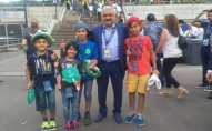 Rövnəq Abdullayev portuqaliyalı futbolçuya mükafat verdi