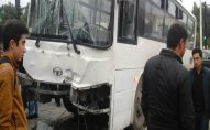 Bakıda AĞIR QƏZA: sərnişin avtobusu divara çırpıldı