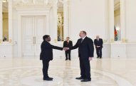 İlham Əliyev yeni səfirlərin etimadnaməsini qəbul etdi