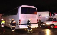 Neftçiləri daşıyan avtobus QƏZAYA UĞRADI: 3 ölü, 10 yaralı