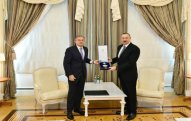 İlham Əliyevə Serbiyanın ali ordeni təqdim edilib - Foto