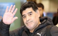 Maradona qızlarını məhkəməyə verir - atalarından oğurluq ediblər