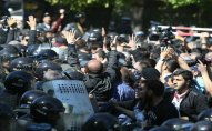 Ermənistanda etiraz aksiyaları yenidən başlayıb - VİDEO
