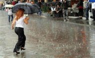 İstanbulda leysan yağışlar yolları bağladı
