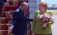 Angela Merkel Ermənistanda işgüzar səfərdədir
