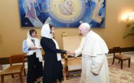 Birinci vitse-prezident Mehriban Əliyeva Roma Papası ilə görüşüb – FOTO