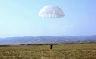 Azərbaycan ordusunda paraşüt hazırlığı üzrə məşqlər keçirilib – Video