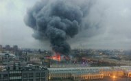 Sankt-Peterburqda hipermarket yanır, 800 nəfər təxliyyə edilib