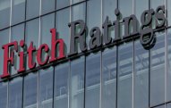 “Fitch”: Azərbaycanda kredit və depozitlərdə dollarlaşma səviyyəsi azalıb