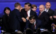 Putinin mühafizəçisi Çin liderini yıxılmağa qoymadı