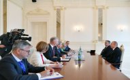 Prezident İlham Əliyev Avropa İttifaqı komissarını qəbul edib