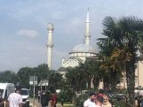 İstanbulda zəlzələ məscidin minarəsini dağıtdı - VİDEO