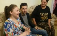 Fədayə Laçın jurnalistlər üçün mahnı ifa edib: 
