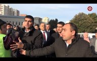 Deputatlığa namizəd Kəmaləddin Qafarovun qoçuları jurnalisti döydü - VİDEO