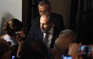 Ermənistan parlamentində Paşinyanın istefası tələb olundu 
