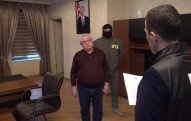 Həbsdə olan icra başçısı məhkəməyə gətirildi 