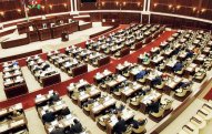 Milli Məclisin deputatları yenidən tətilə çıxdılar 