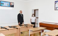 Prezident İlham Əliyev məktəbdə aparılan əsaslı təmir işləri ilə tanış olub     — FOTO