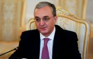 Keçmiş XİN başçısı ailəsini Ermənistandan çıxarır 