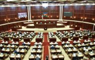 Daha iki deputat koronavirusa yoluxdu 