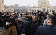 Ermənistan parlamentinin qarşısında etiraz aksiyası keçirilir