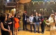 Bakıda gənclərin məşhur restoranda əyləncə görüntüləri yayıldı - VİDEO