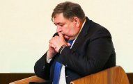 Sabiq nazir mülklərini satışa çıxartdı