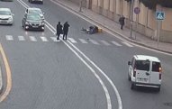 Bakıda moped piyada keçidində qadını vurdu - VİDEO