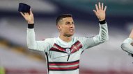 Ronaldo yenə kapitan sarğısını yerə atdı