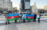 Azərbaycanlılar Madriddə erməni ekoterroruna etiraz ediblər - FOTO