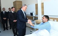 Ceyhun Bayramov İranda səfirliyə hücum zamanı yaralananları ziyarət edib 