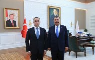 Azərbaycan səhiyyə naziri türkiyəli həmkarını təbrik edib