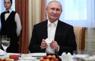Çubaysın ölkədən niyə qaçdığını anlamıram - Putin