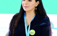 Leyla Əliyevanın şir balası ilə görüntüləri - FOTO