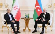İlham Əliyev Pezeşkianla danışdı