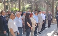 ƏHD Partiyasının rəhbərliyi Əbülfəz Elçibəyin məzarını ziyarət edib
