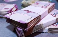 Bakıda orta aylıq maaş 1370 manatı ötdü