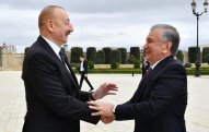 İlham Əliyev Mirziyayevi təbrik etdi