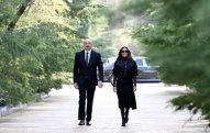 Prezident və birinci xanım Ulu Öndər Heydər Əliyevin məzarını ziyarət ediblər - FOTO