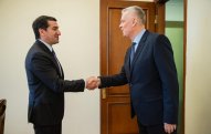 Hikmət Hacıyev Bakıda Polşa rəsmisi ilə ikitərəfli münasibətləri müzakirə edib